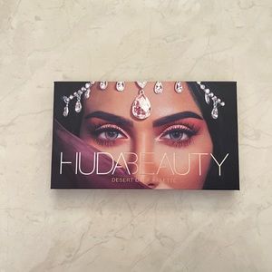 HUDABEAUTY desert dusk eyeshadow palette